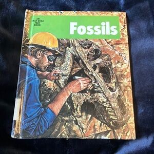 Vintage Fossils Book for Paleontology Enthusiasts‎